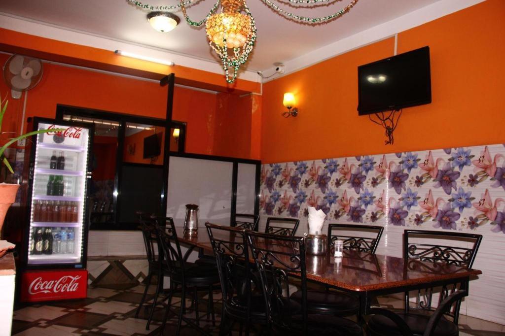 Allied Hotel Balaju Esterno foto